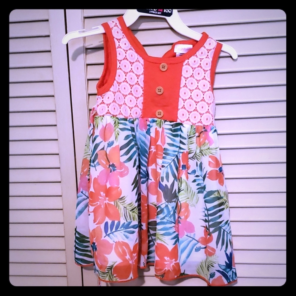 Little girls floating top